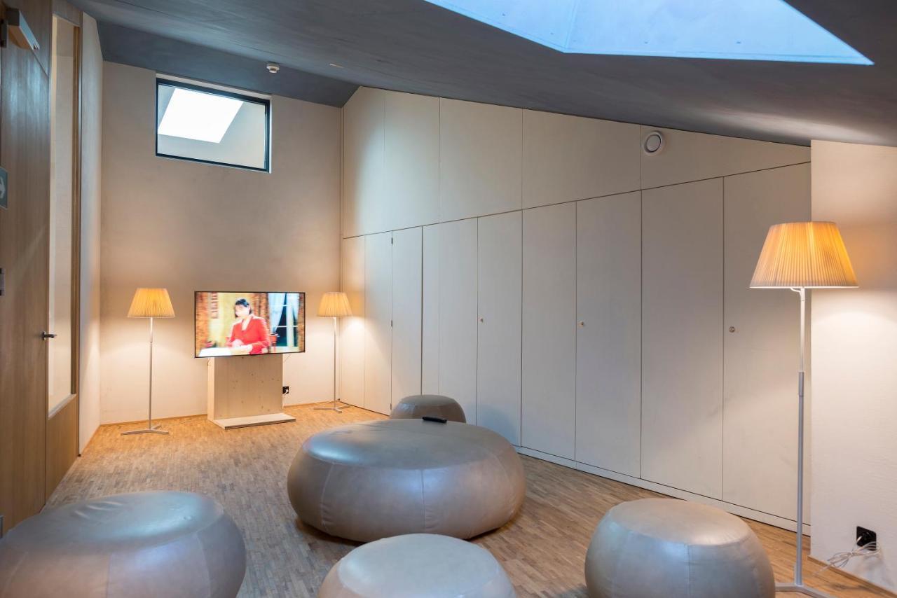 Saanen Gstaad Youth Hostel Экстерьер фото