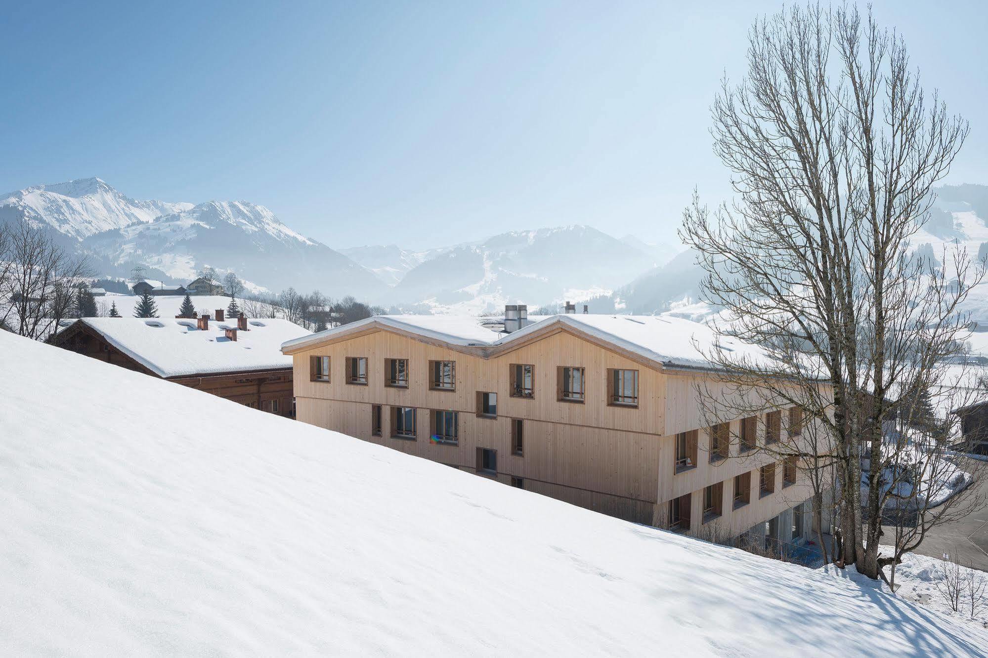 Saanen Gstaad Youth Hostel Экстерьер фото